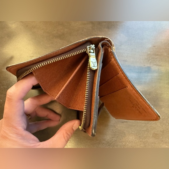 Louis Vuitton Authentic Compact Zip Bifold Monogram Wallet - Picture 13 of 16